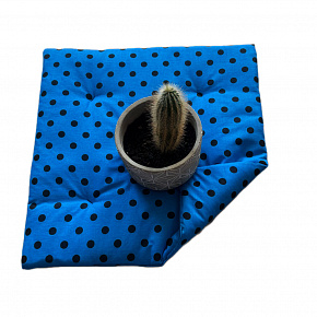 Coussin-40x40x2cm-Noir-petit point sur bleu