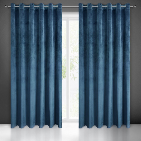 Jednobarevné závěs s průchodkami GRANAT 140x250 cm